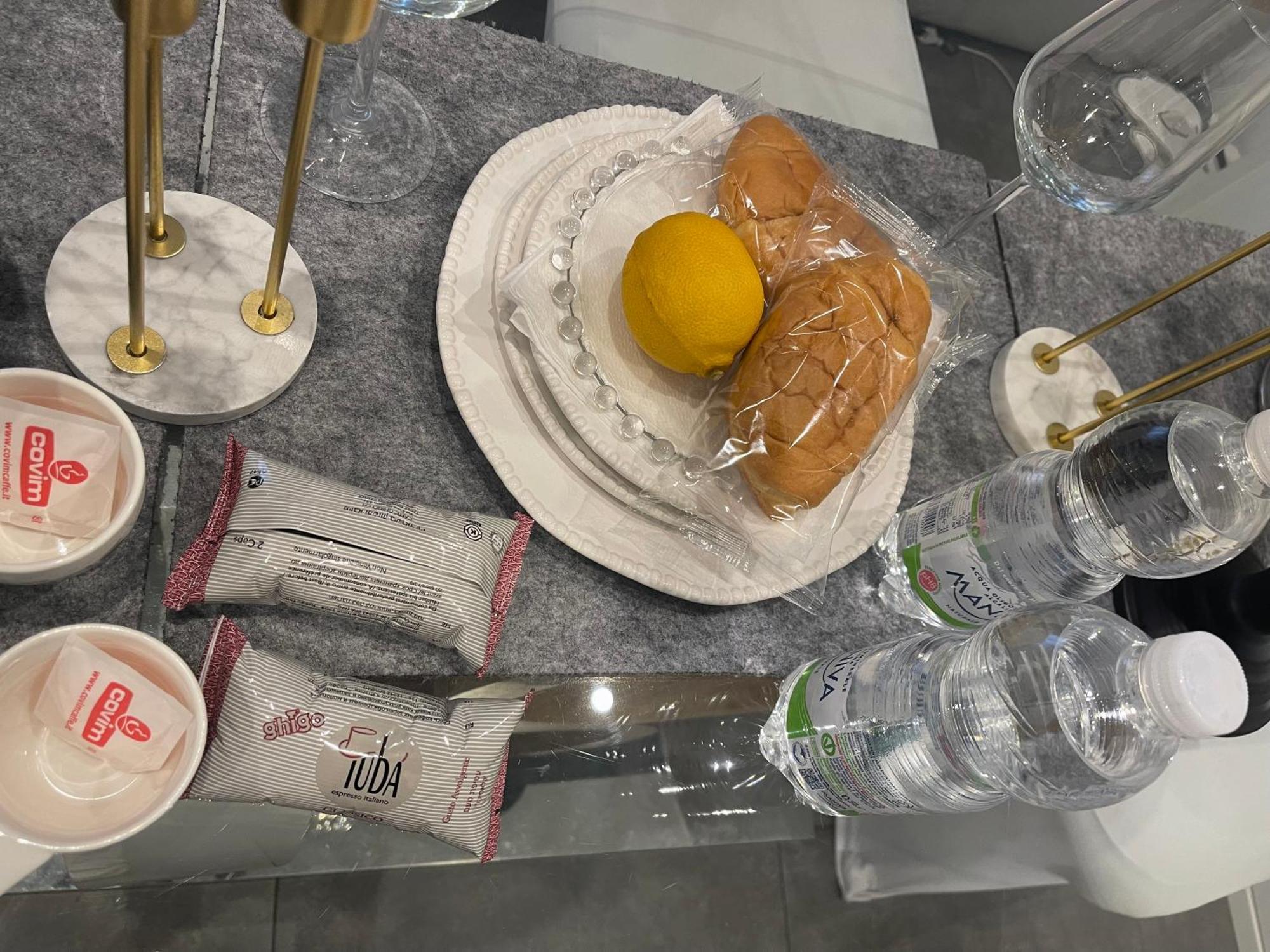Decoluxe !Apartamento Con 1 Camera Da Letto , In Zona San Paolo , Via Martiniana Turin Bagian luar foto