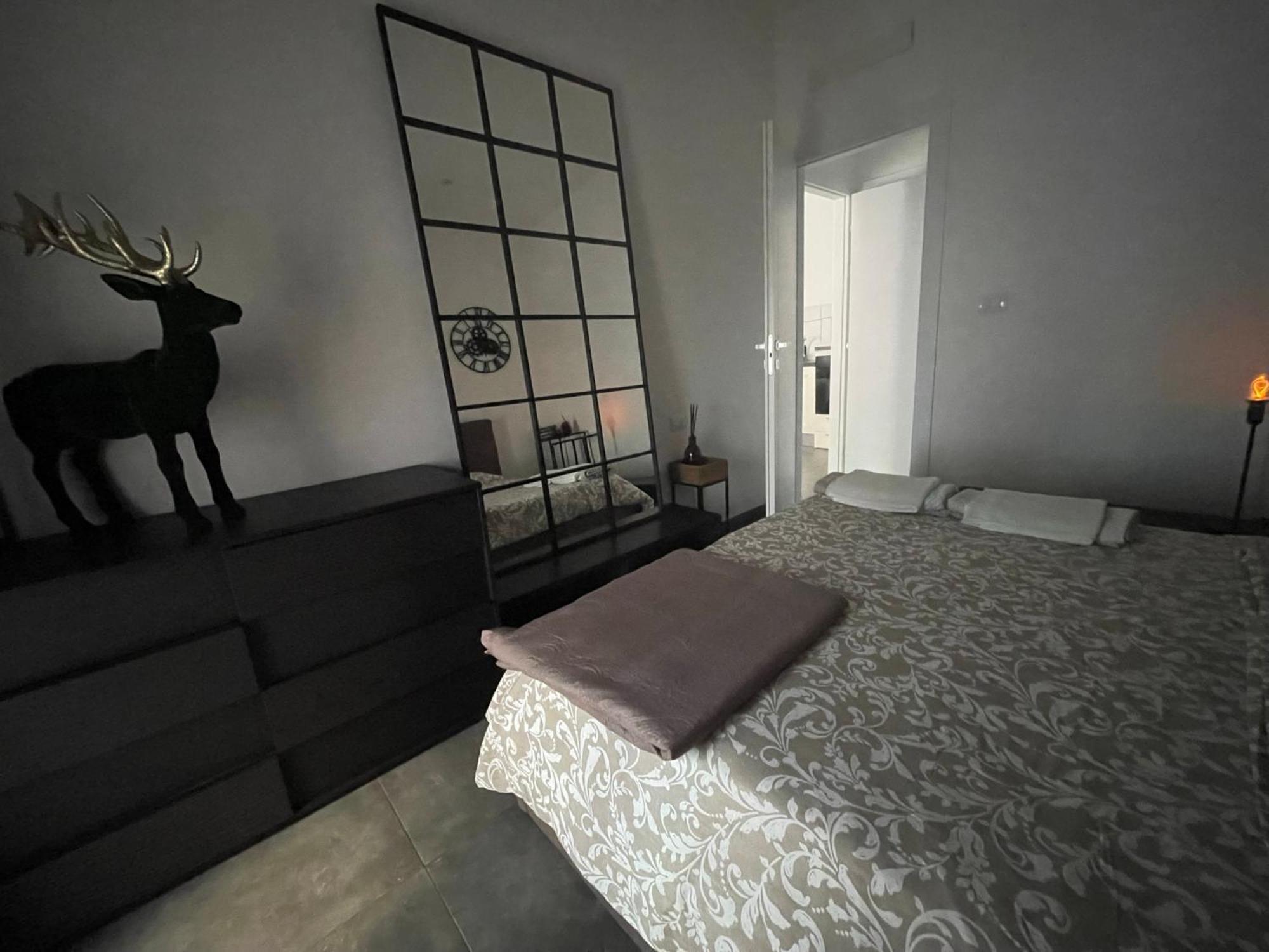 Decoluxe !Apartamento Con 1 Camera Da Letto , In Zona San Paolo , Via Martiniana Turin Bagian luar foto