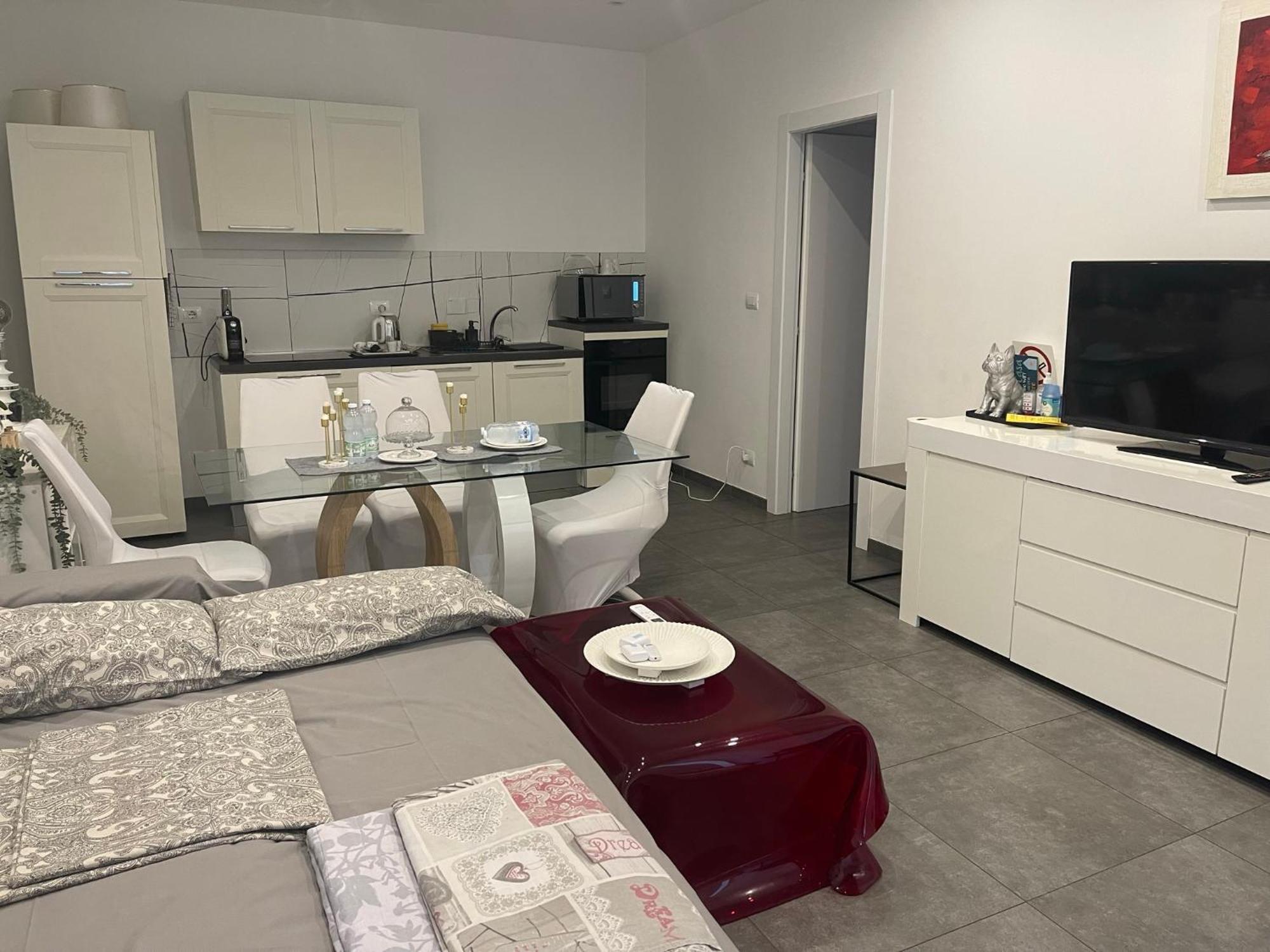 Decoluxe !Apartamento Con 1 Camera Da Letto , In Zona San Paolo , Via Martiniana Turin Bagian luar foto